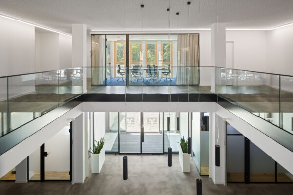 fritzoffice Raiffeisenbank Straubing_Einrichtung_Blick VIP Raum 244