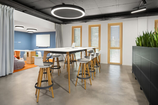 fritzoffice Raiffeisenbank Straubing_Einrichtung_New Work 2. Stock für interne Nutzung bene
