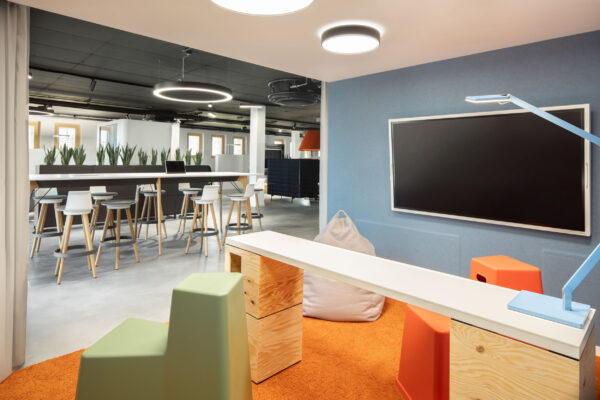 fritzoffice Raiffeisenbank Straubing_Einrichtung_New Work 2. Stock für interne Nutzung vitra, bene