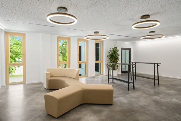 fritzoffice Raiffeisenbank Straubing_Vorraum Multifunktionsraum_Steelcase
