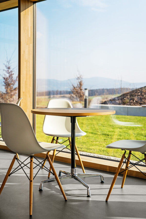 19_fritzoffice_pfaffinger_Workcafé_vitra